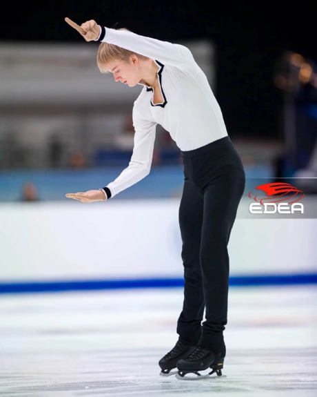 Ice Gallery Skates U.S.